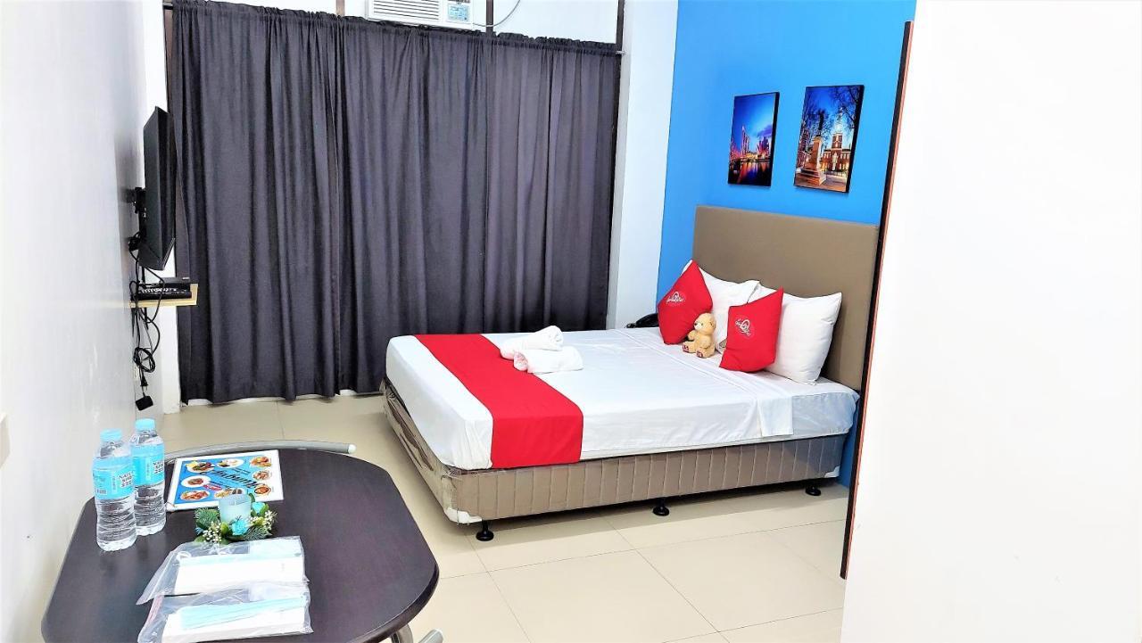 Spiral Suites Hotel Кесон-Сити Экстерьер фото