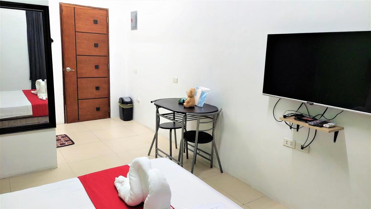 Spiral Suites Hotel Кесон-Сити Экстерьер фото