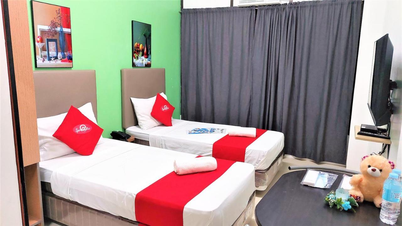 Spiral Suites Hotel Кесон-Сити Экстерьер фото