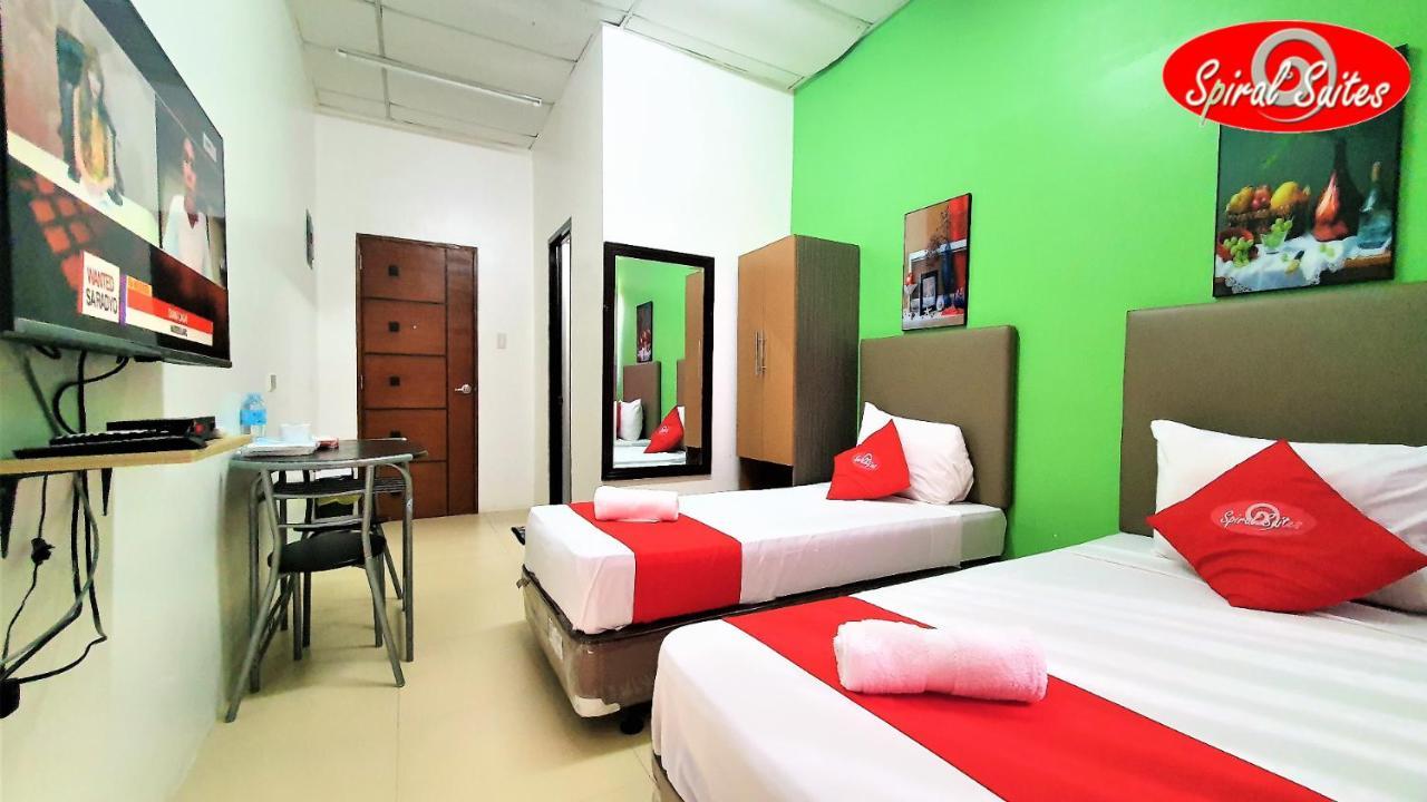 Spiral Suites Hotel Кесон-Сити Экстерьер фото
