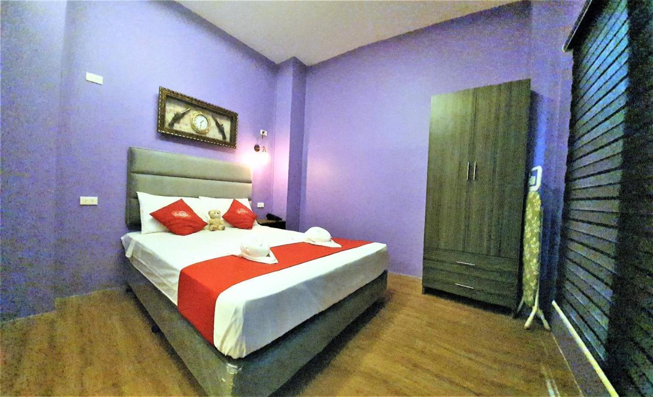 Spiral Suites Hotel Кесон-Сити Экстерьер фото