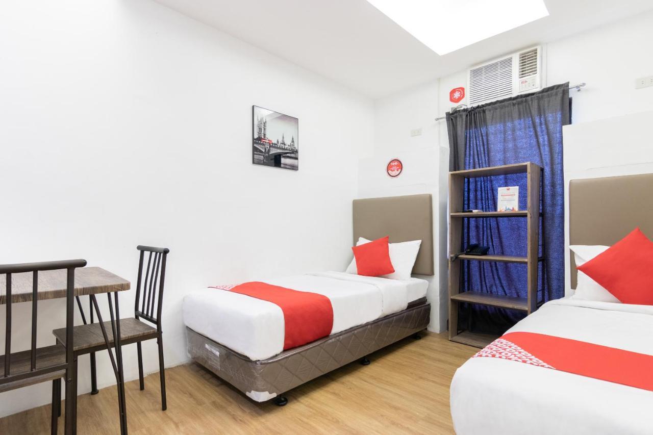 Spiral Suites Hotel Кесон-Сити Экстерьер фото